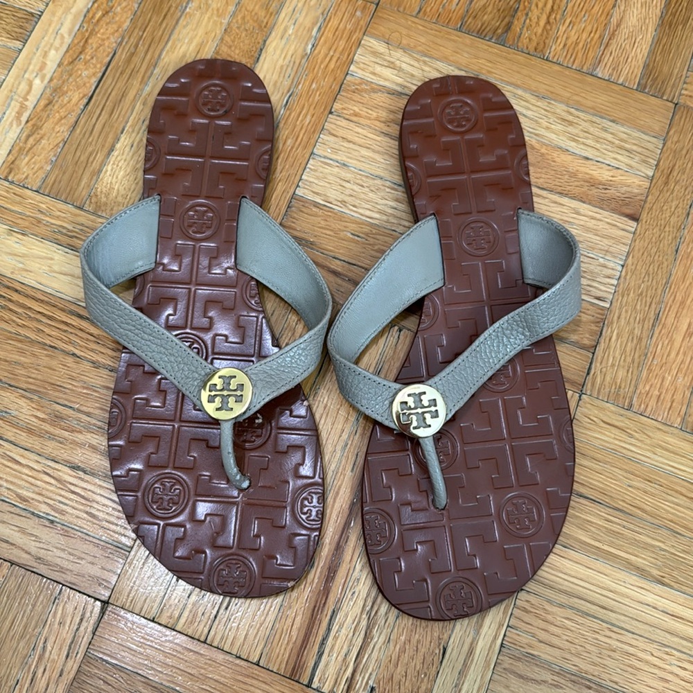 Tory Burch Grey Flip Flops Size 7